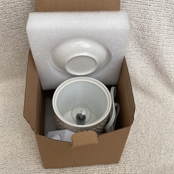 💜 5/$30 Sale: Heart Detailed Wax Melter 1/2 - Picture 6 of 6